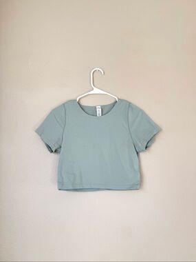 FORM Activewear Crop Top